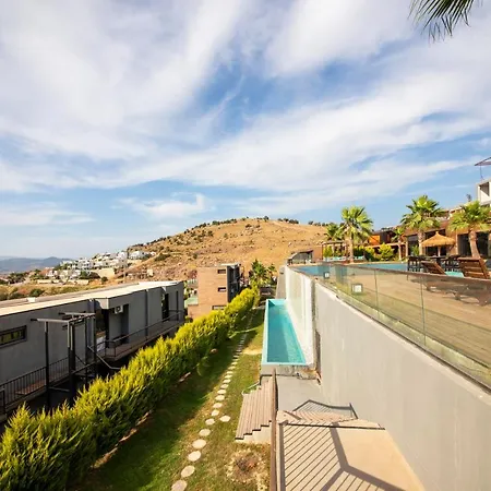 Villa Ravishing Secluded With Shared Pool And Garden In Milas Bodrum Meselik